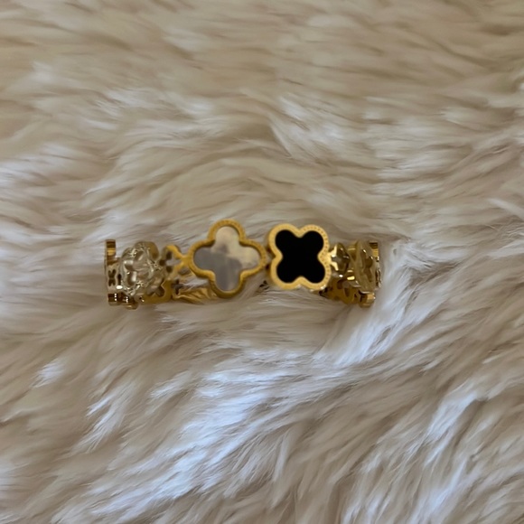White and Black Gold 14K Goldplated & Cubic Zirconite Clover Bangle Bracelet - Picture 3 of 9